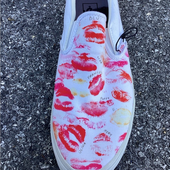 Vans Pride OTW Artist Lorusso Slip-on M-13 Kiss Print NW - Picture 9 of 9